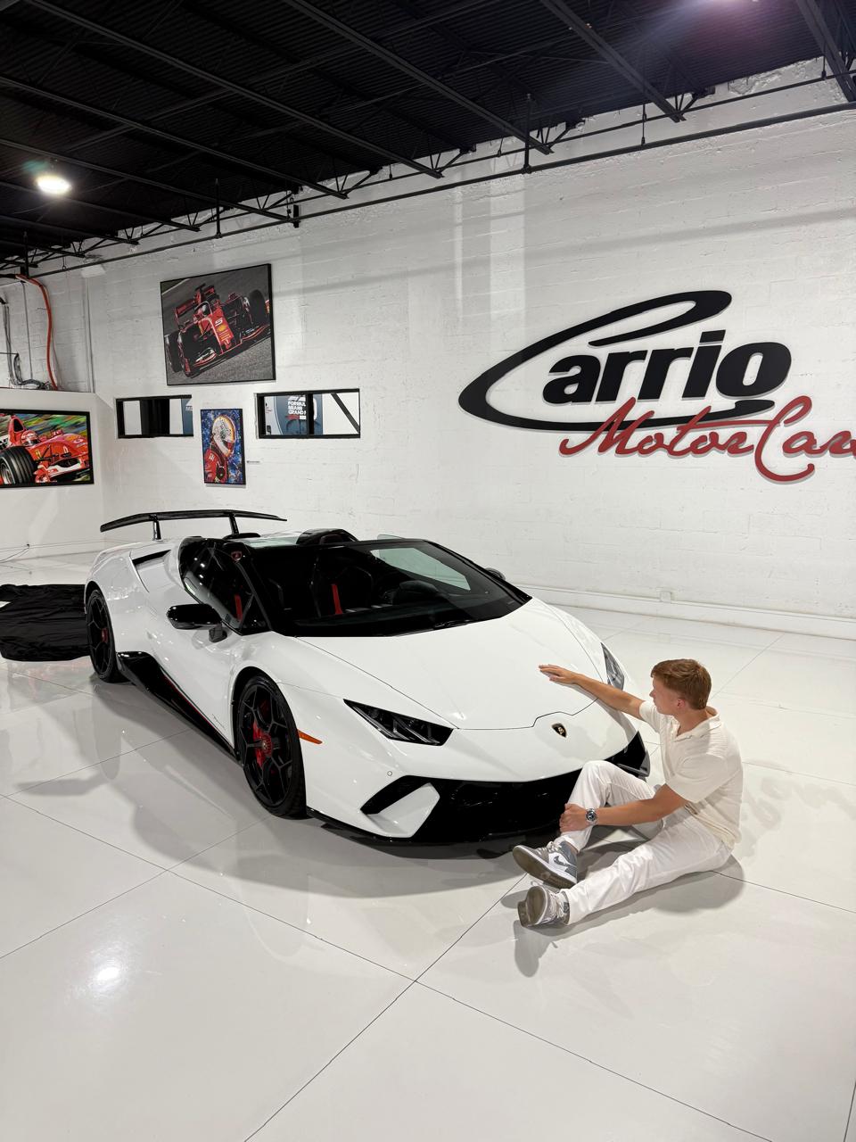 Matías con su Lamborghini en Miami — foto 2